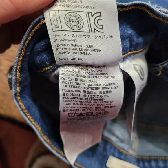 Levi's 710 Super Skinny Medium Dark Wash Jeans Size Women's 26 - Picture 12 of 12